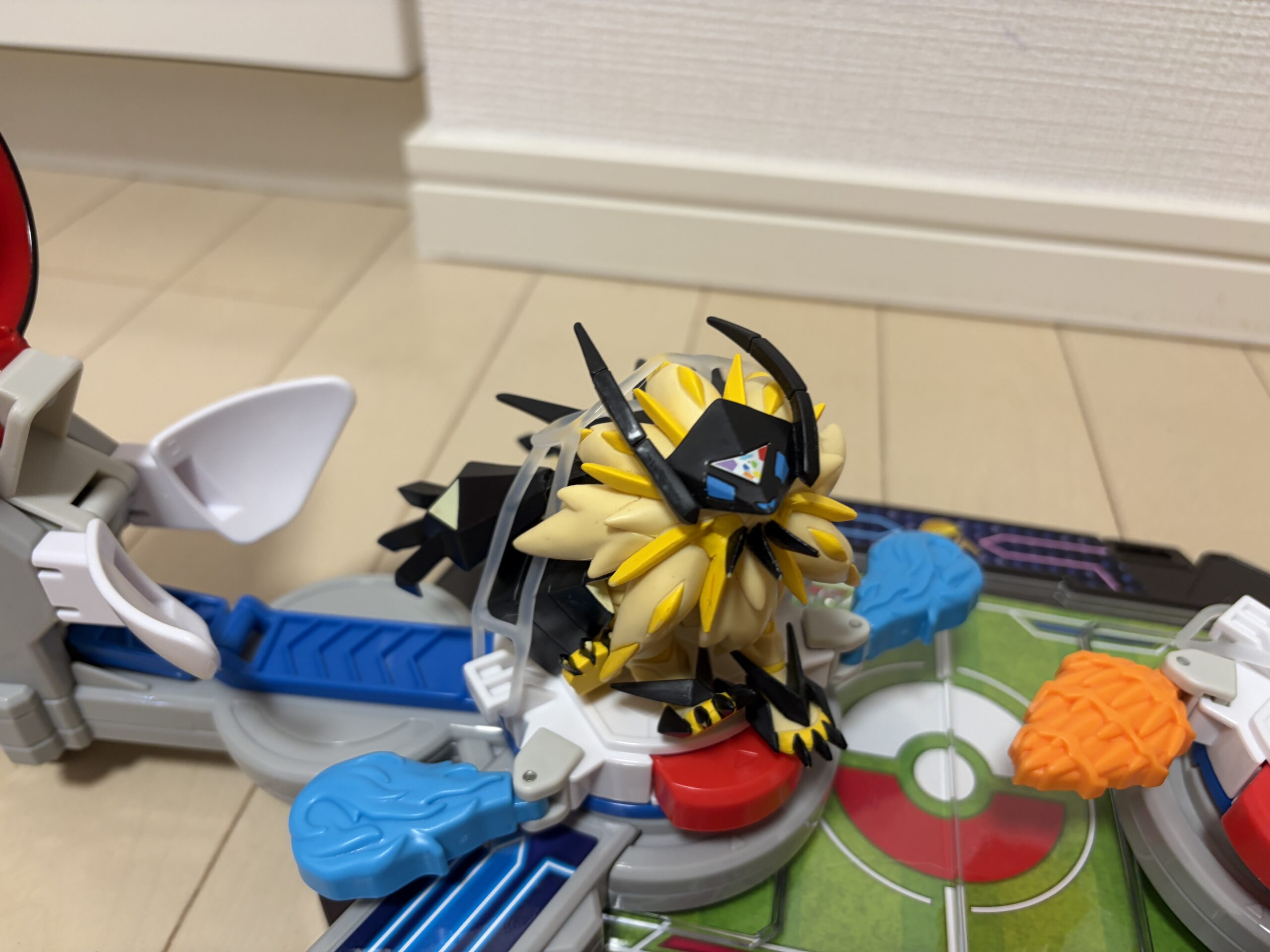 MLシリーズを台座に載せてバンドで固定した様子