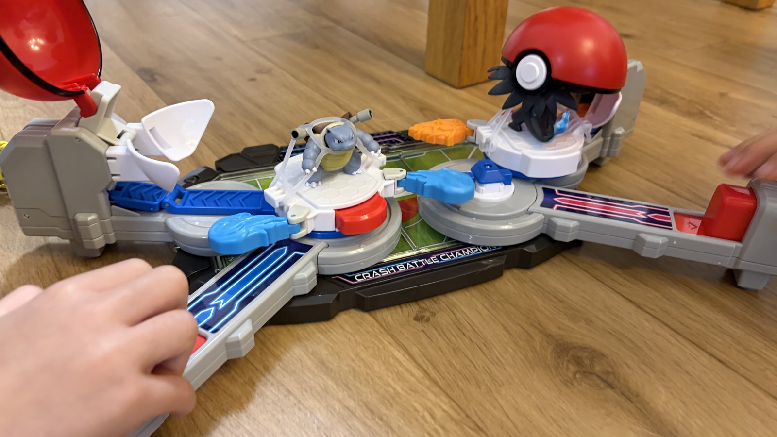 負けたポケモンがモンスターボールの中へ戻ったところ
